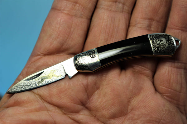 Katsuhiko Miura KM-6 Mini Art Knife "Birds or Animals", Black Resin Handle
